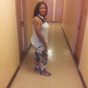 Meet your Posher, Ebony